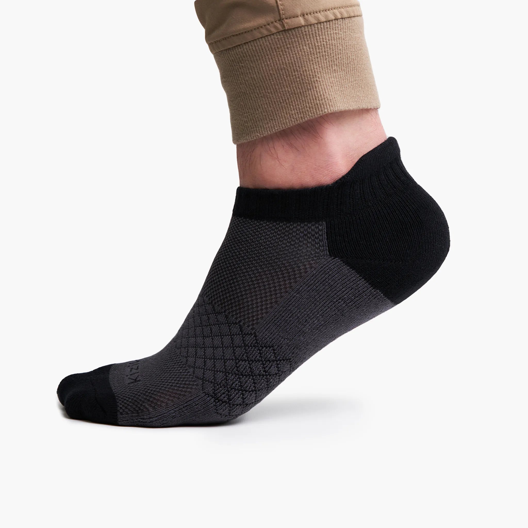 Kizik Ankle Socks in Charcoal
