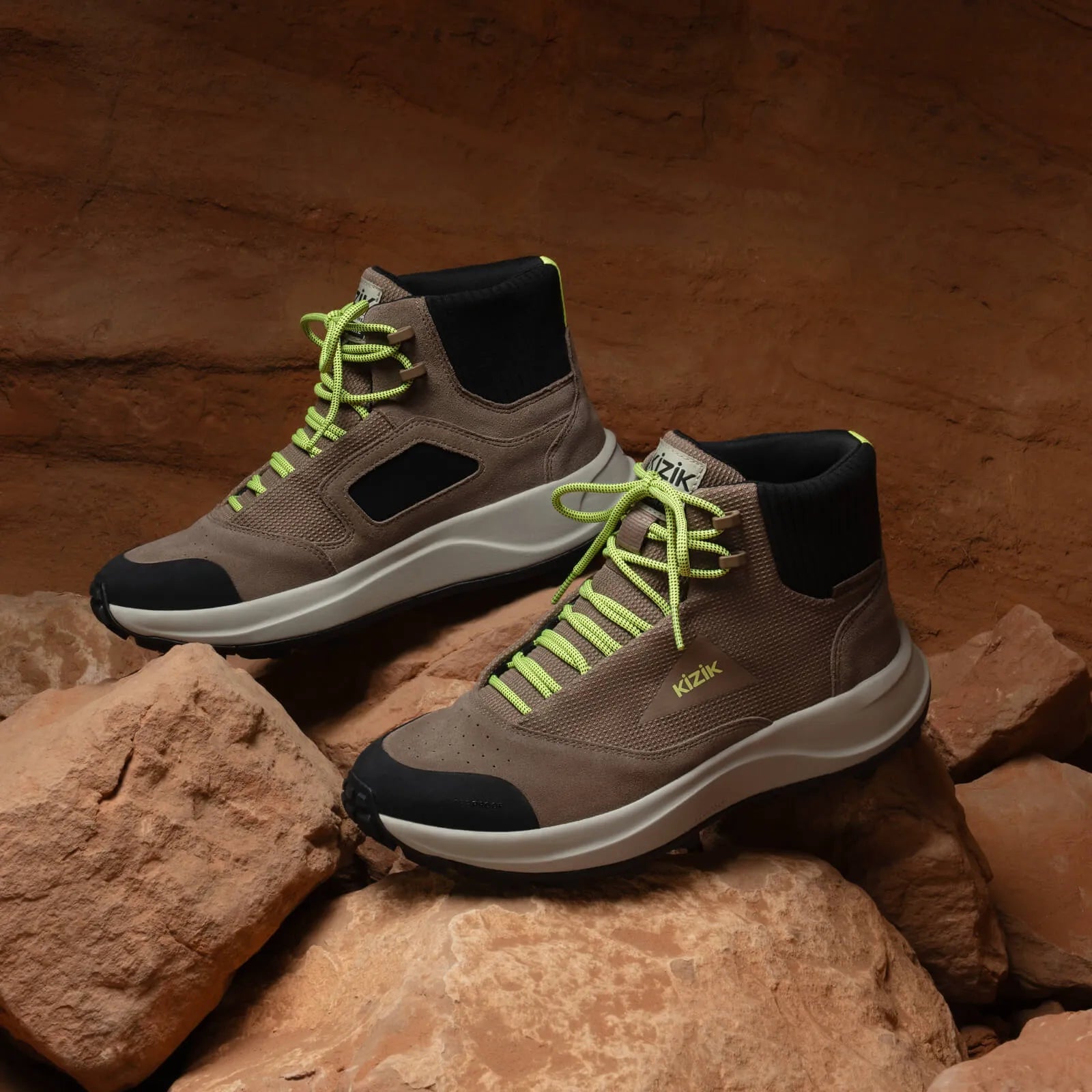 Women's Freedom Hike Waterproof - Caribou / Oatmeal